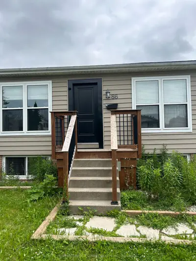 Detached in Thorold