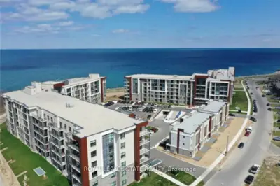 Condo Apartment in Hamilton