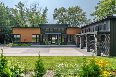Detached in Prince Edward County