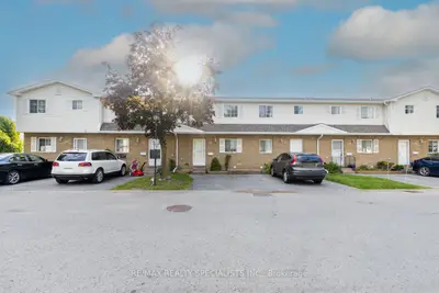 Condo Townhouse in Niagara Falls