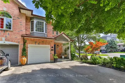 2 Courtland Drive, Brantford, On N3r 7v8