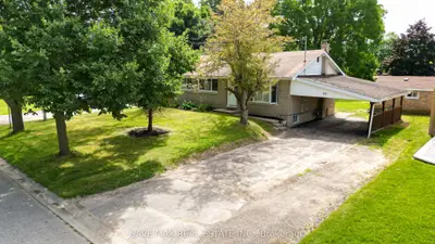 Detached in Brantford