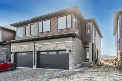 Att/Row/Townhouse in Brantford