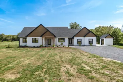 Detached in Prince Edward County