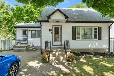 Detached in Brantford