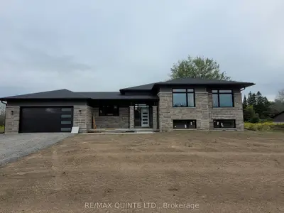 Detached in Prince Edward County