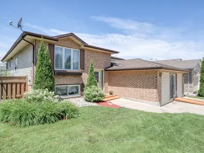 Detached in Woodstock