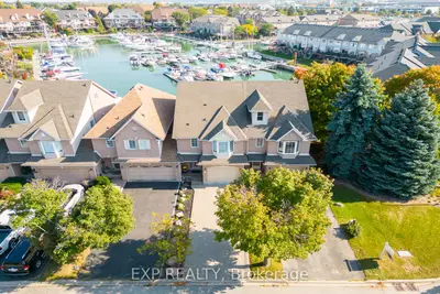 Att/Row/Townhouse in Hamilton