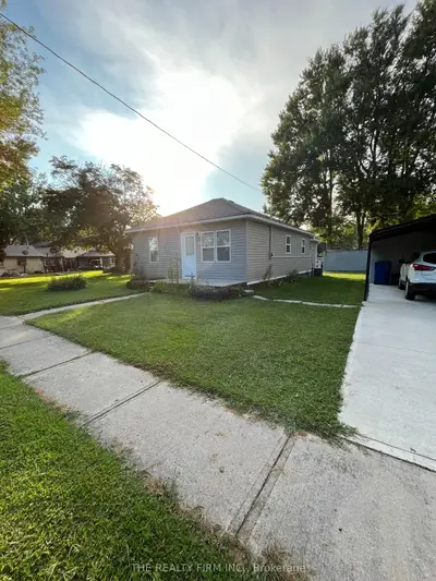 Detached in Chatham-Kent