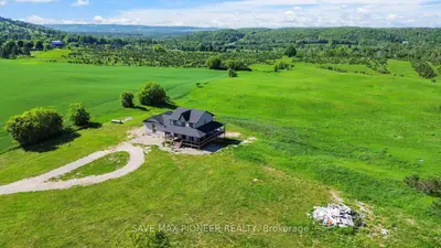 Detached in Mulmur