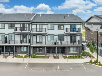 Condo Townhouse in Kitchener