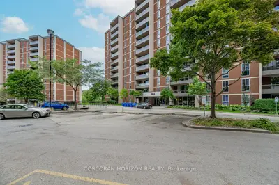 Condo Apartment in Hamilton