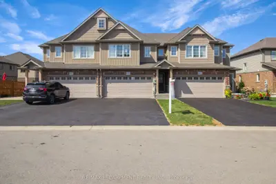 Att/Row/Townhouse in Niagara Falls