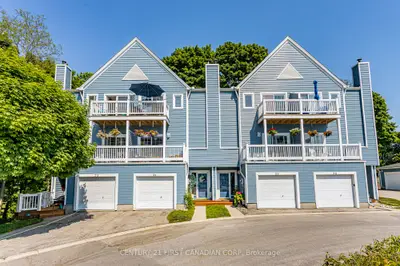 Condo Townhouse in Central Elgin