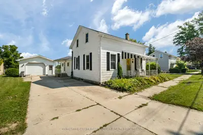 Detached in South Huron