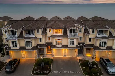 Condo Townhouse in Blue Mountains