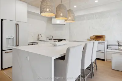 Att/Row/Townhouse in Blue Mountains