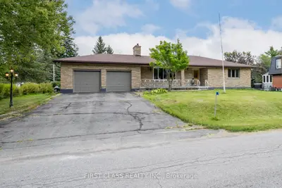 Detached in Belleville