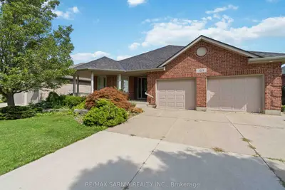 Detached in Lambton Shores