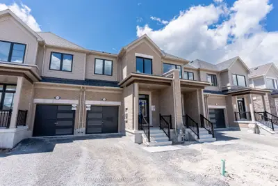 Att/Row/Townhouse in Cobourg