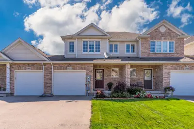 Att/Row/Townhouse in Niagara Falls