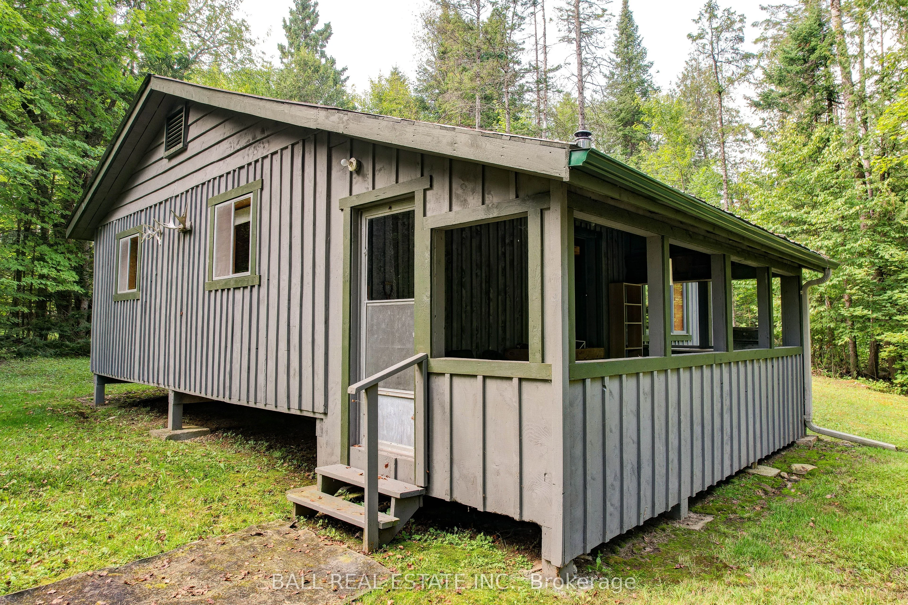Detached in Frontenac