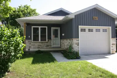 267 Queen Street, Strathroy-caradoc, On N7g 2j3