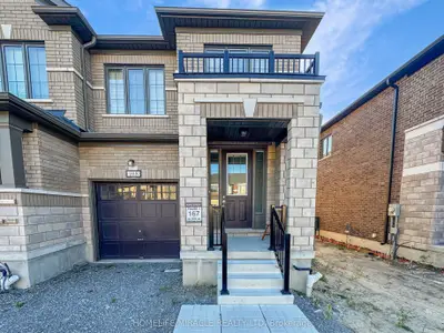 Att/Row/Townhouse in Kawartha Lakes