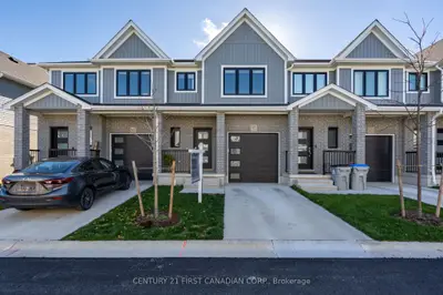 Att/Row/Townhouse in Lucan Biddulph