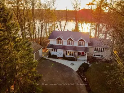 Detached in Erin
