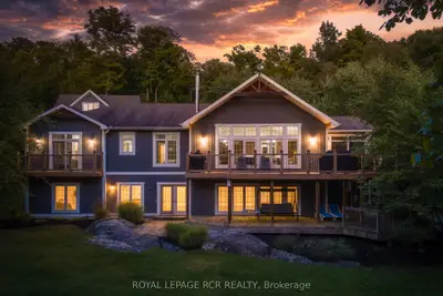 Detached in McKellar