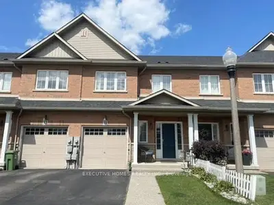 Condo Townhouse in Hamilton