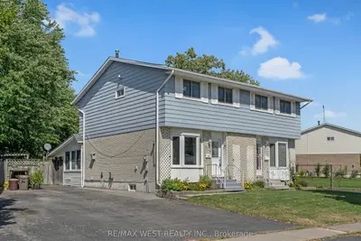 Semi-Detached in Niagara Falls