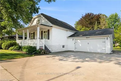 Detached in Pelham