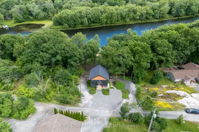 Detached in Tweed