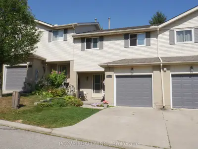 Condo Townhouse in Woodstock