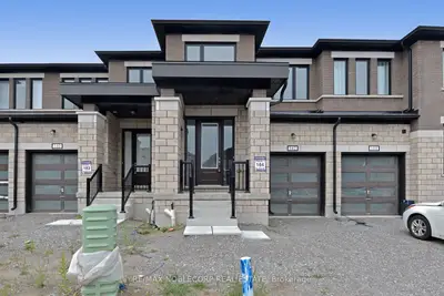 Att/Row/Townhouse in Kawartha Lakes