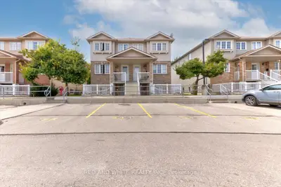 Condo Apartment in Kitchener