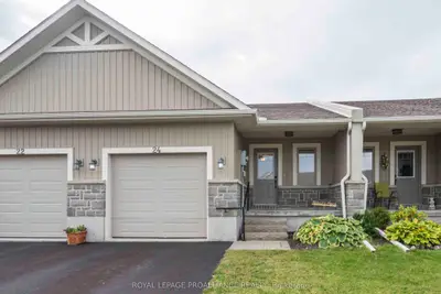 Att/Row/Townhouse in Belleville