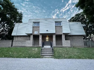 Condo Townhouse in St. Catharines