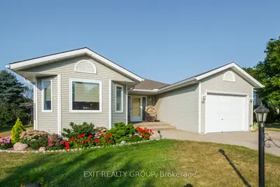Detached in Prince Edward County