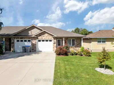 Att/Row/Townhouse in North Middlesex