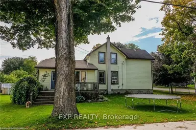 Detached in Minto