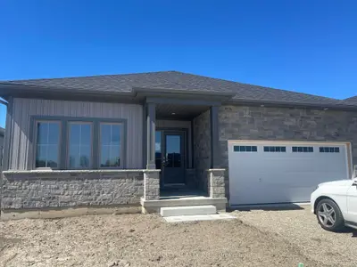 Detached in North Perth