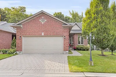 Condo Townhouse in London North