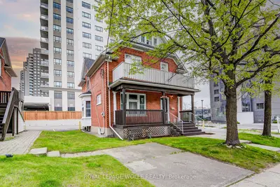 Triplex in Waterloo
