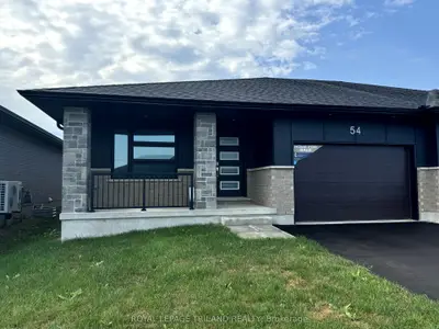 Semi-Detached in St. Thomas