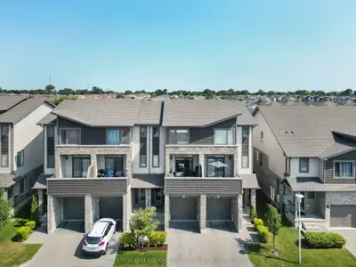 Condo Townhouse in London North
