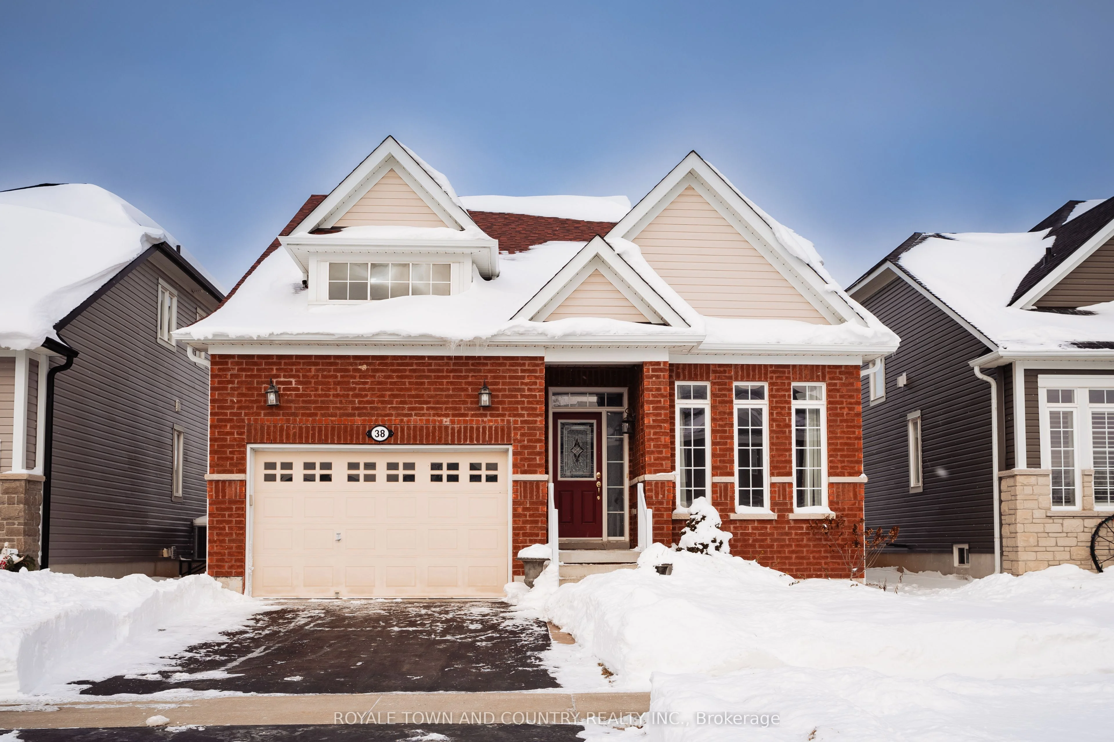 38 Maguire Street, Kawartha Lakes, On K9v 0l6