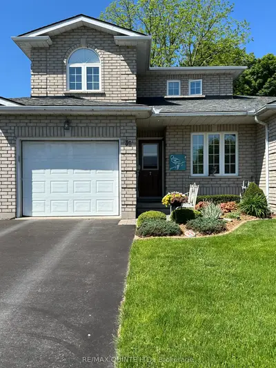 Att/Row/Townhouse in Belleville